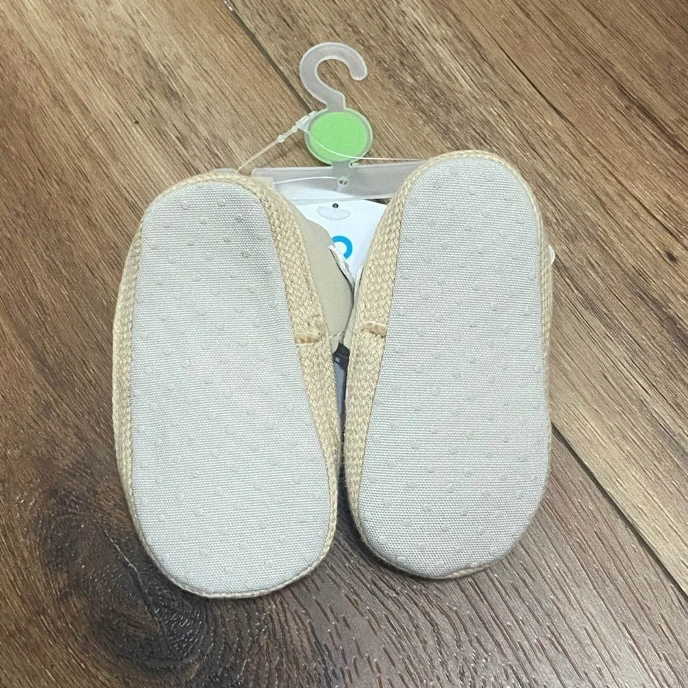 Carters baby NWT 0-3 month floral soft baby shoes